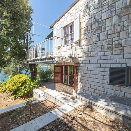 Perfect Beachfront Getaway Ideal For Families Holiday home Seget Vranjica